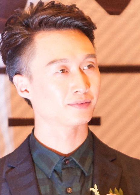 左伟晨