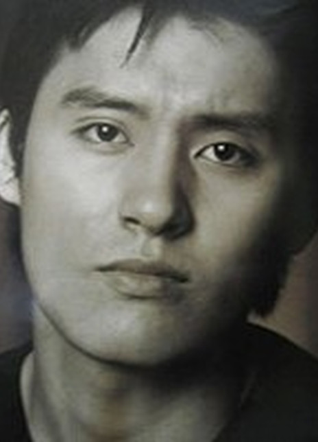 崔载雄