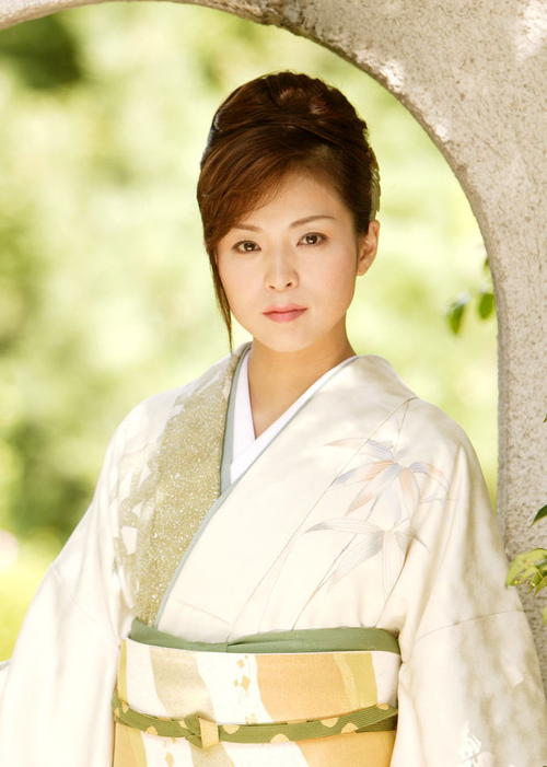石原询子