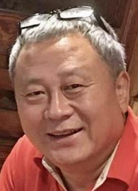 朴八英
