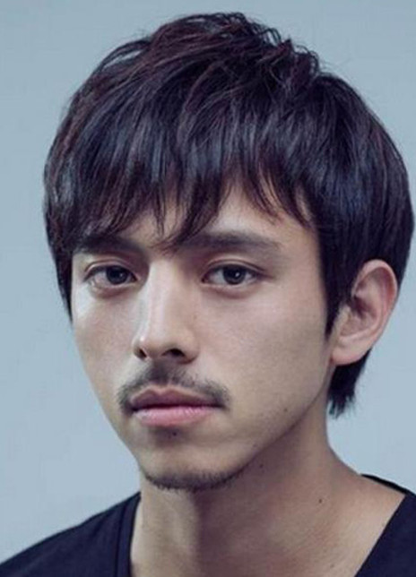 满岛真之介