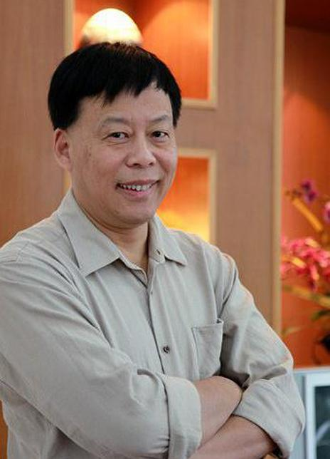 黄亚洲