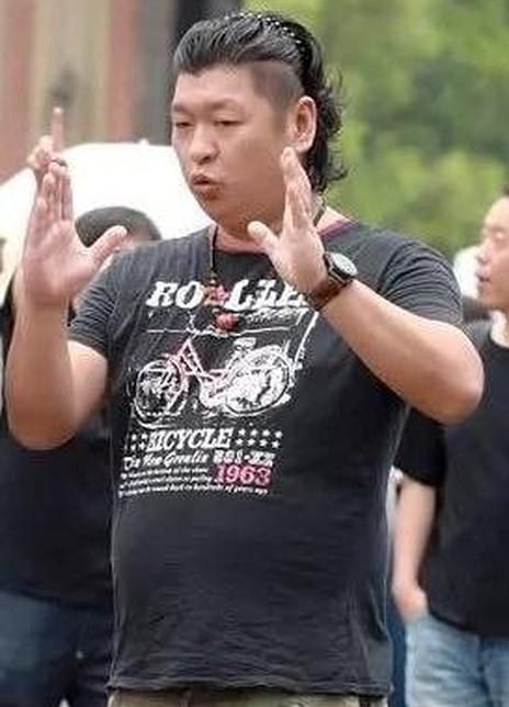 栾贺鑫