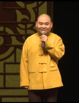 侯震