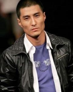 胡东