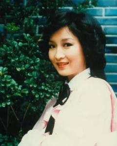 黄杏秀