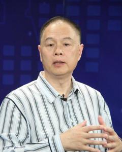 张卫平