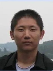 八月飞鹰