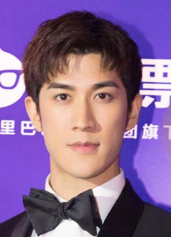 李治廷
